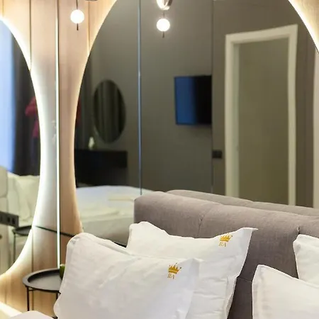 Royal On Voloshyna 2