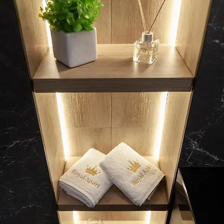 Royal On Voloshyna 2 *