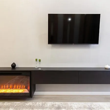 Royal On Voloshyna 2