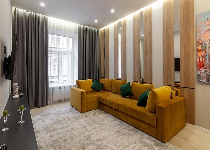 Royal On Voloshyna 2