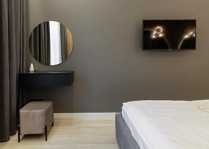 Royal On Voloshyna 2 *